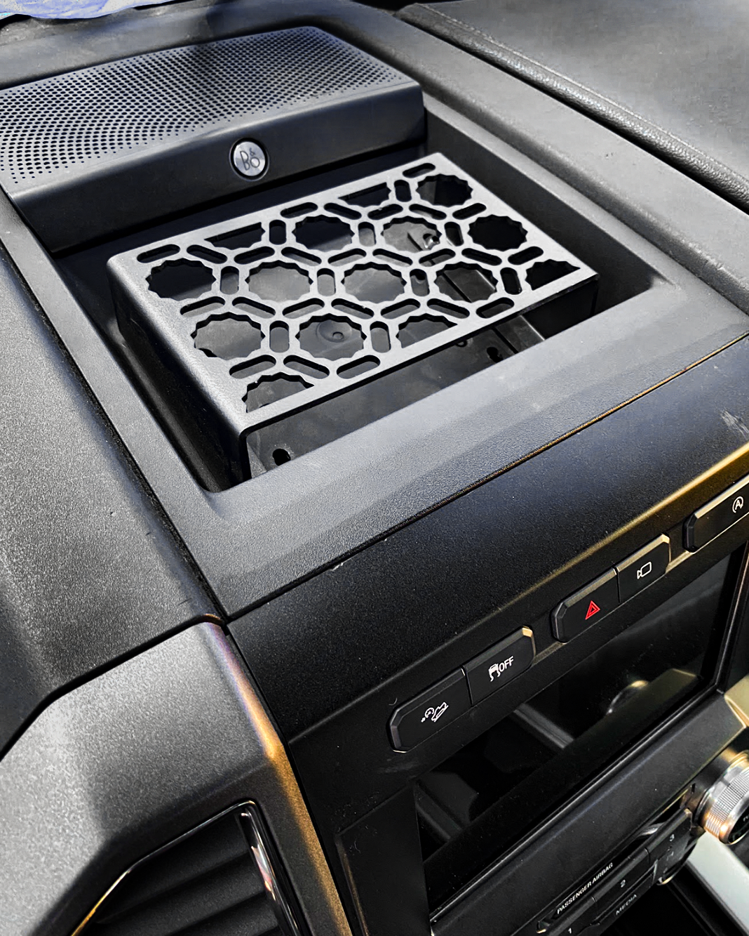 (2017 -2020) Gen 2 Raptor & (2015-2020) F150 - Center Dash Panel Mount Kit