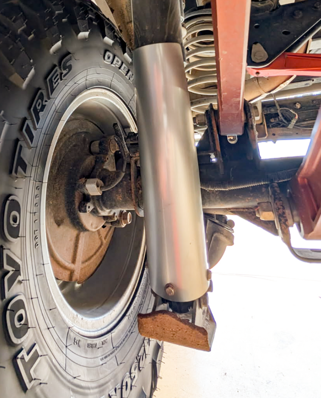 Rear Shock Guard Kit (FOX 3.2 Live Valve Internal Bypass) Gen 3 Raptor