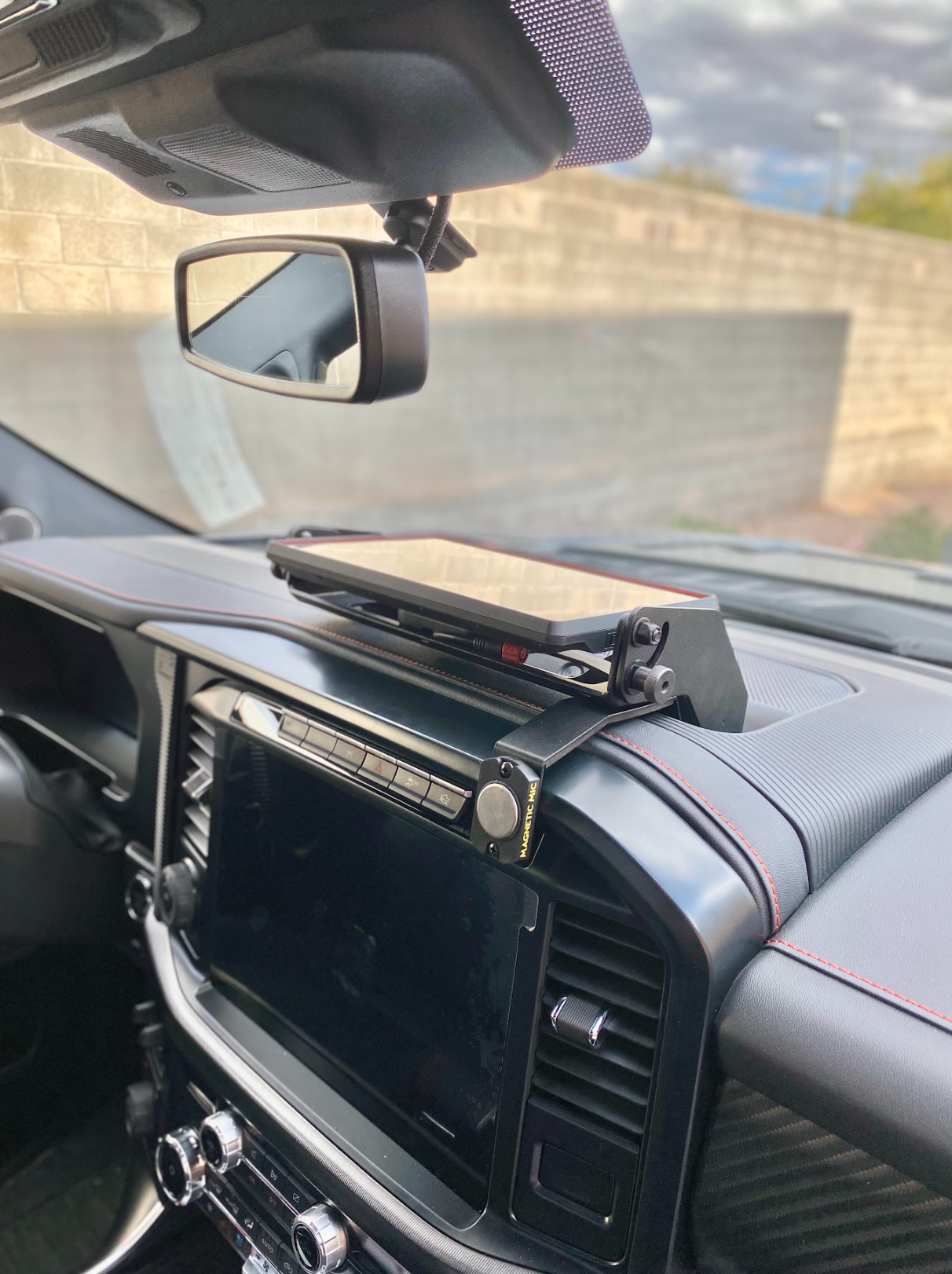 (2024+) Gen 3.5 Raptor - and 2024-up F150 - Center Dash Fold Down GPS mount - Garmin TREAD XL