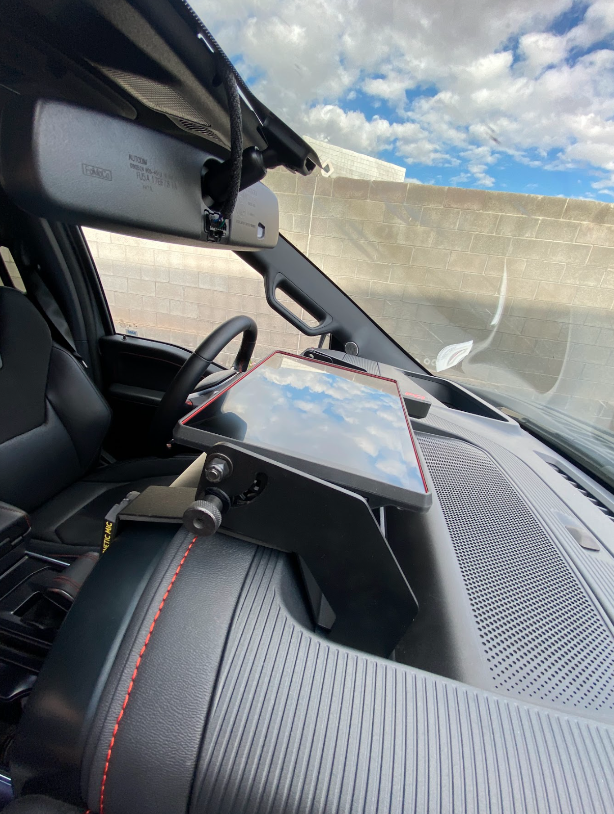 (2024+) Gen 3.5 Raptor - and 2024-up F150 - Center Dash Fold Down GPS mount - Garmin TREAD XL