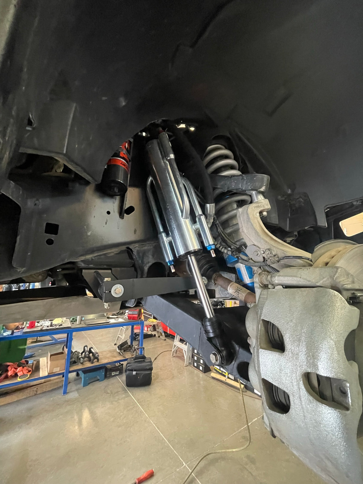 Gen 1, Gen 2, Gen 3 Raptor mid travel kits take advantage of a fabricated lower arm, either fabricated or billet upper arm and lets you add a 3" bypass shock and upgraded sway bar kit to your Raptor.  