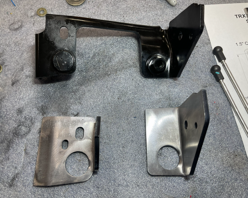 3/16 inch steel front differential reinforcement brackets for Ford Bronco, front view