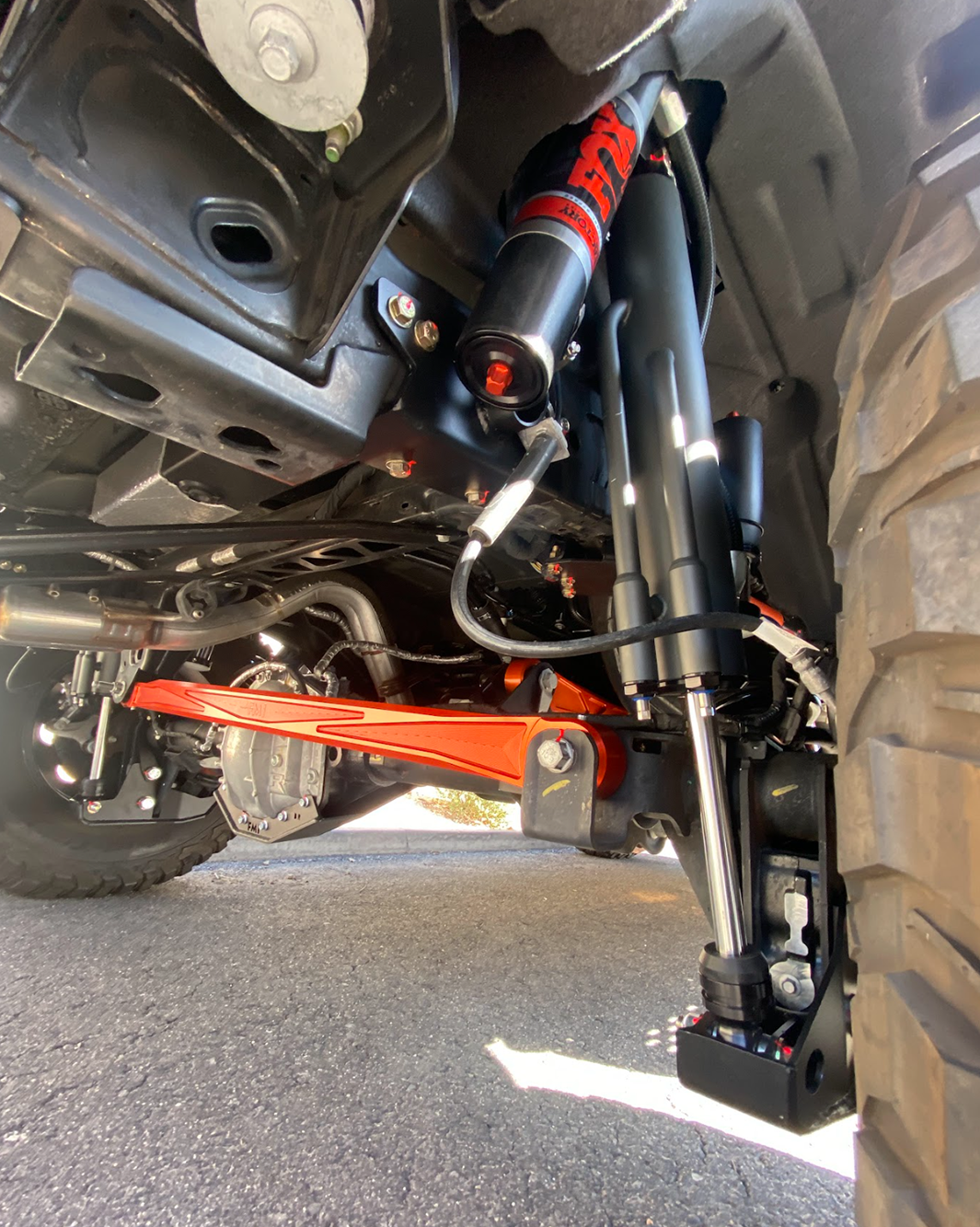 Bronco Raptor Rear Mid-Travel with bypass Shock Mount & Bump Stop 