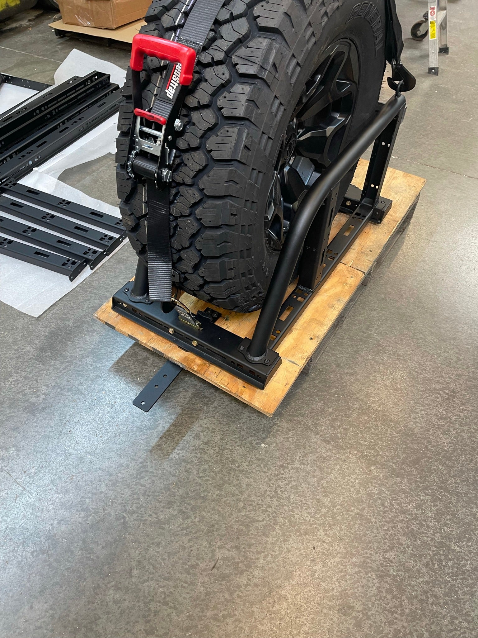 Single Tire Carrier Quick Release Modular Bed Organizer Single Tire Carrier Quick Release Modular Bed Organizer
