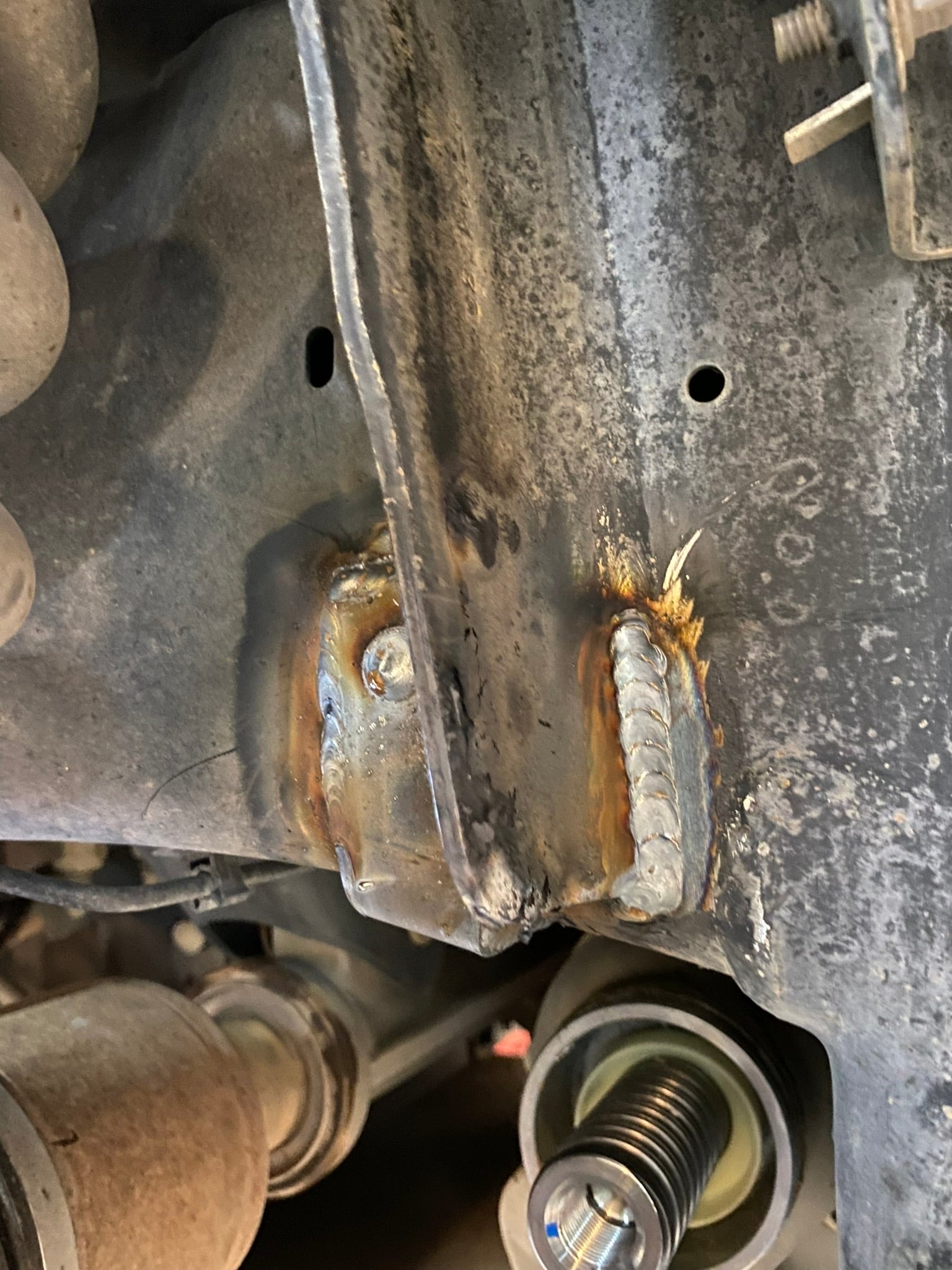 Gen 2 Raptor spring tower corner weld in support gusset - Foutz ...